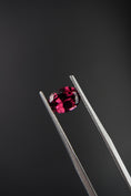 Load image into Gallery viewer, Granato Rosa-Violaceo 1,50 Ct
