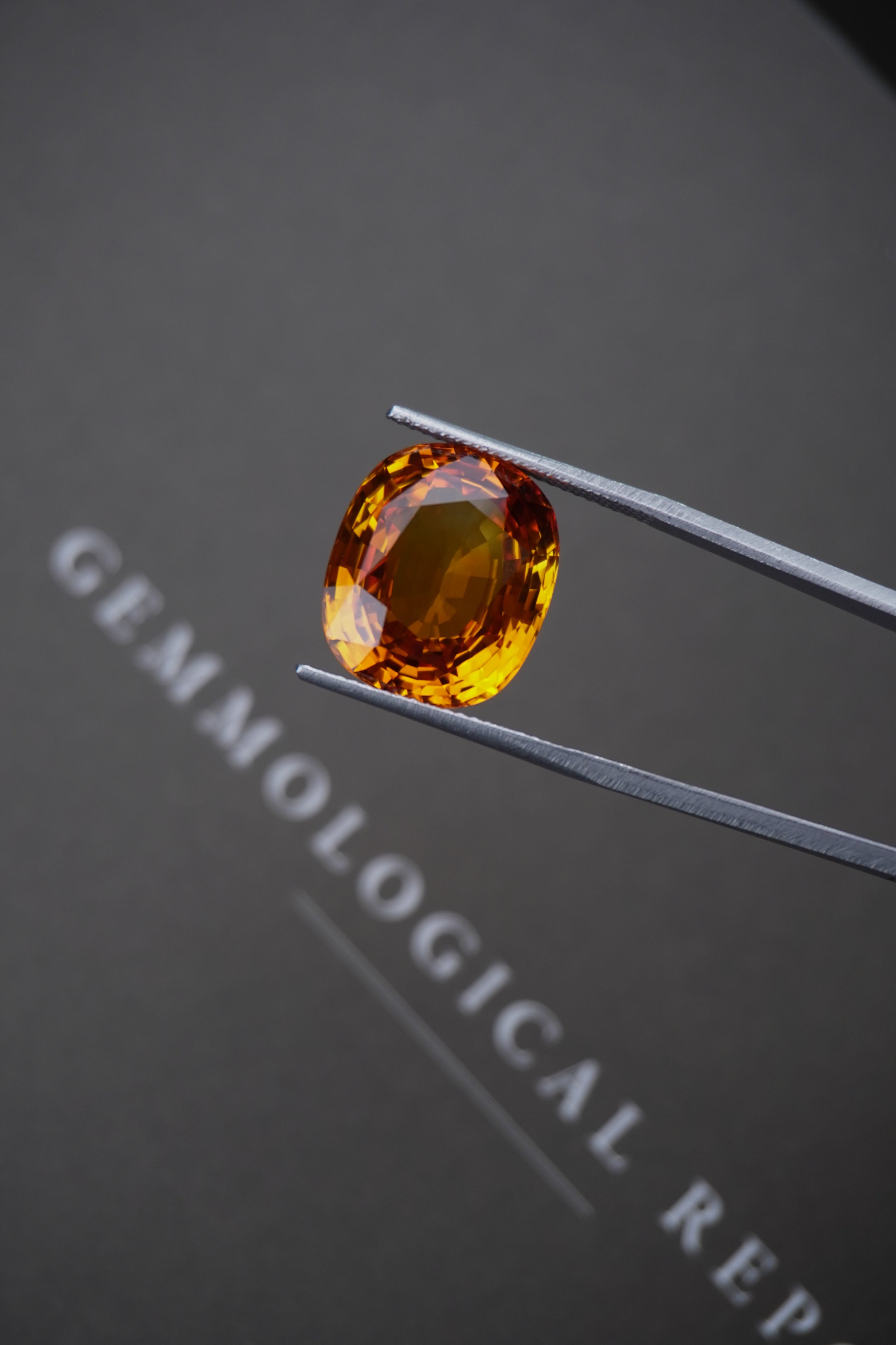 Zaffiro Arancione 17,30 ct