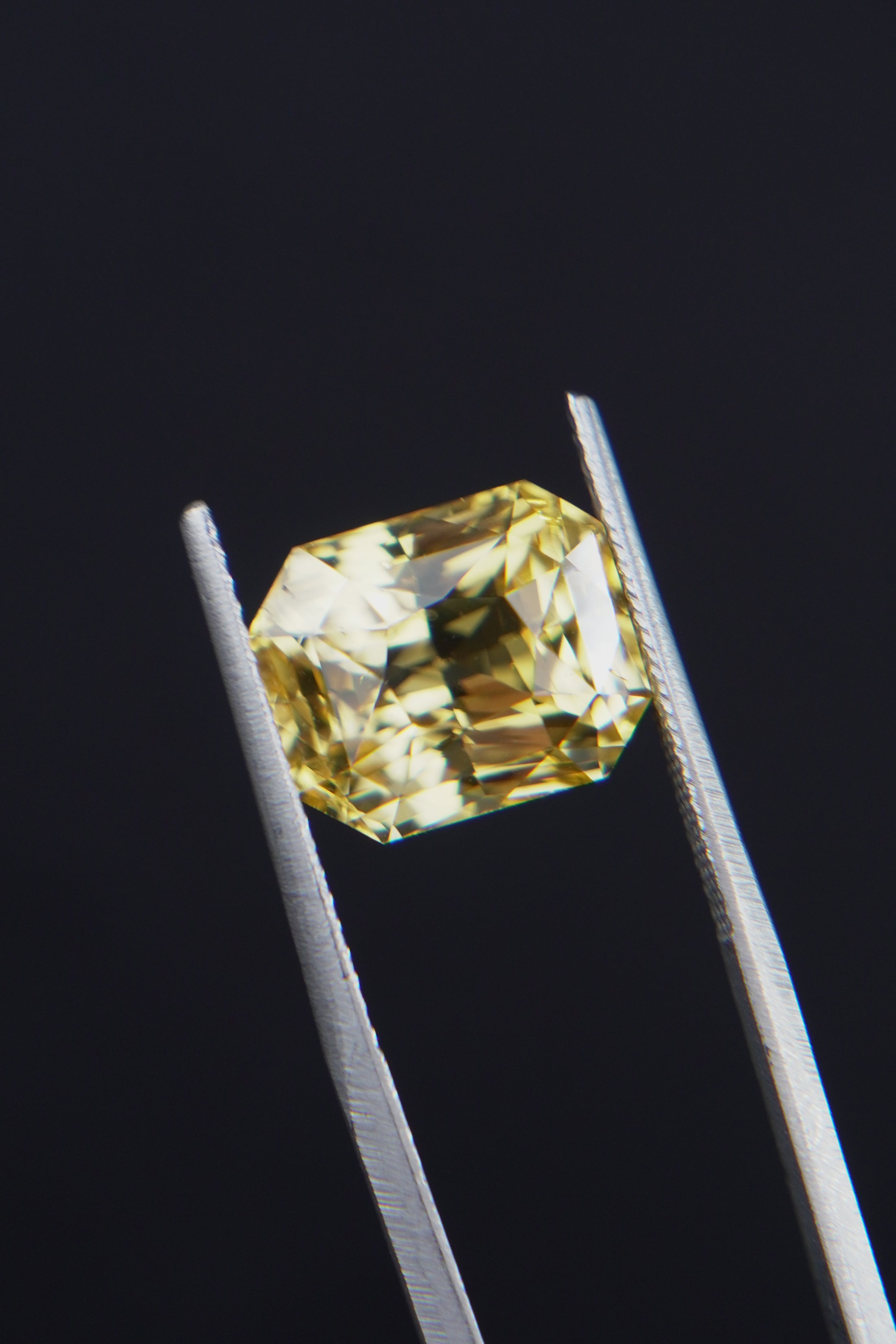 Zaffiro Giallo 8.59 ct