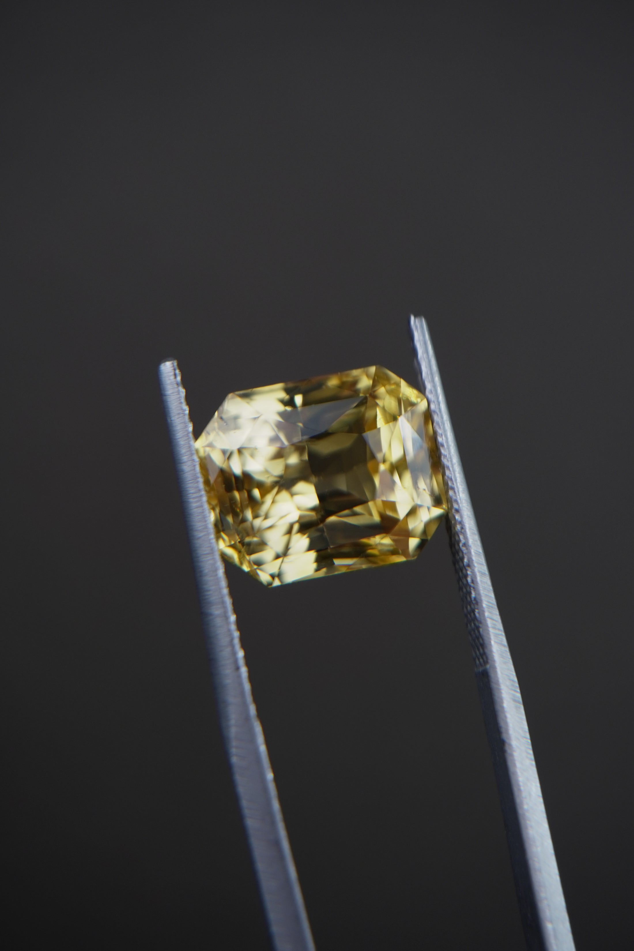 Zaffiro Giallo 8.59 ct