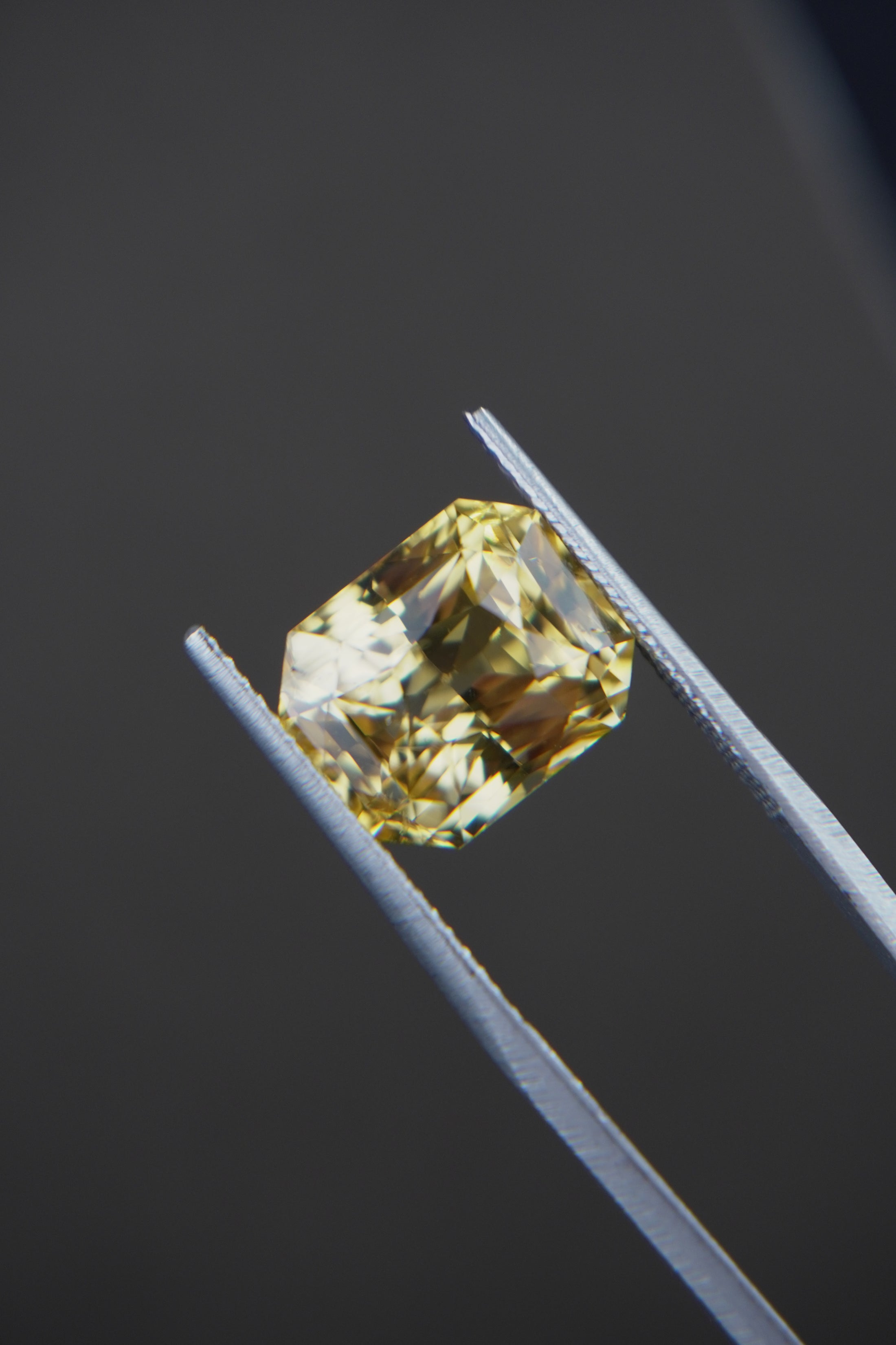 Zaffiro Giallo 8.59 ct