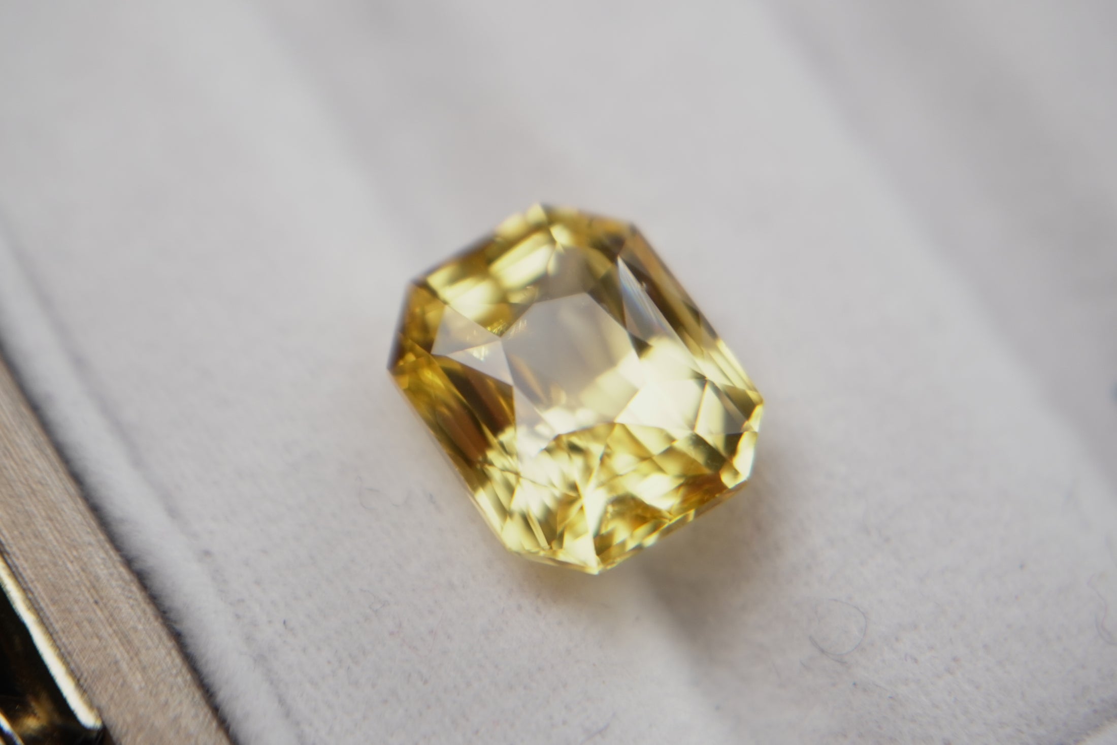 Zaffiro Giallo 8.59 ct