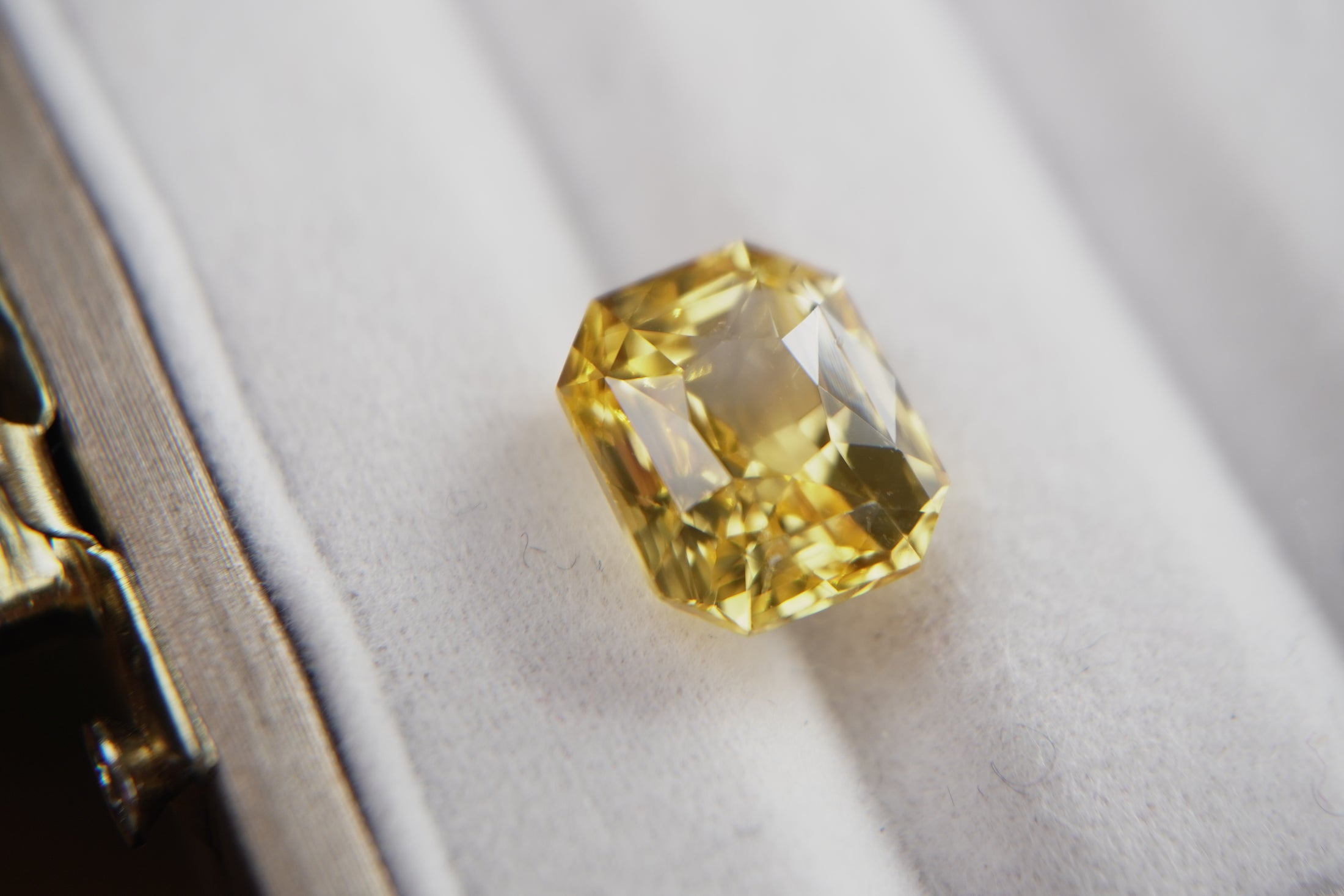 Zaffiro Giallo 8.59 ct