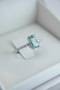 Load image into Gallery viewer, Anello con Tormalina blu-verde 0,98 ct
