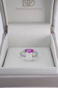 Load image into Gallery viewer, Anello con Zaffiro Rosa 0,78 ct
