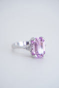 Load image into Gallery viewer, Anello con Kunzite 6,20 ct
