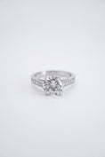 Load image into Gallery viewer, Anello solitario 2,05 ct
