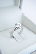 Load image into Gallery viewer, 2.03CT Diamond Solitaire Ring
