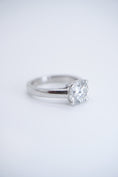 Load image into Gallery viewer, 2.03CT Diamond Solitaire Ring
