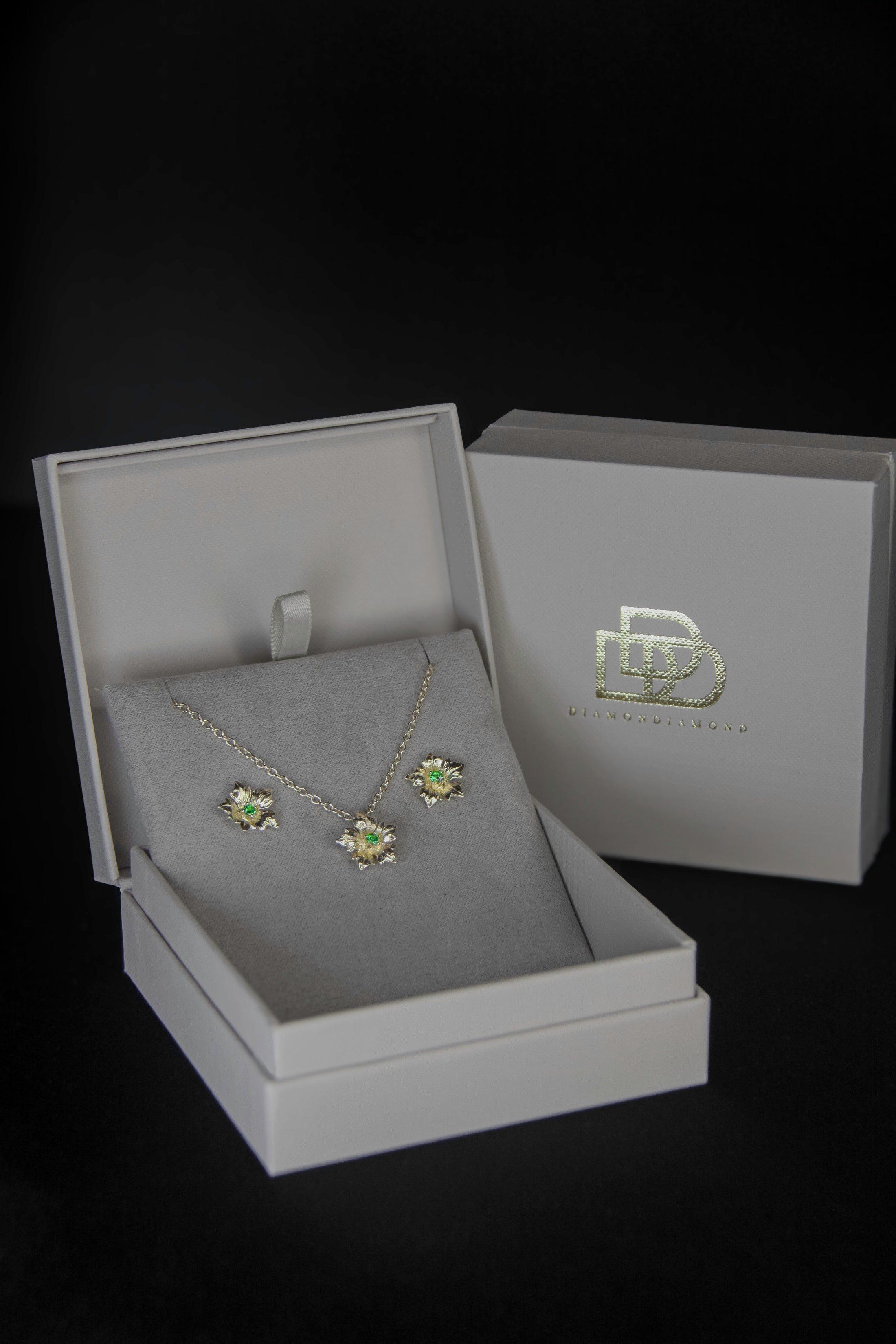 Liberty tsavorite set (yellow gold)