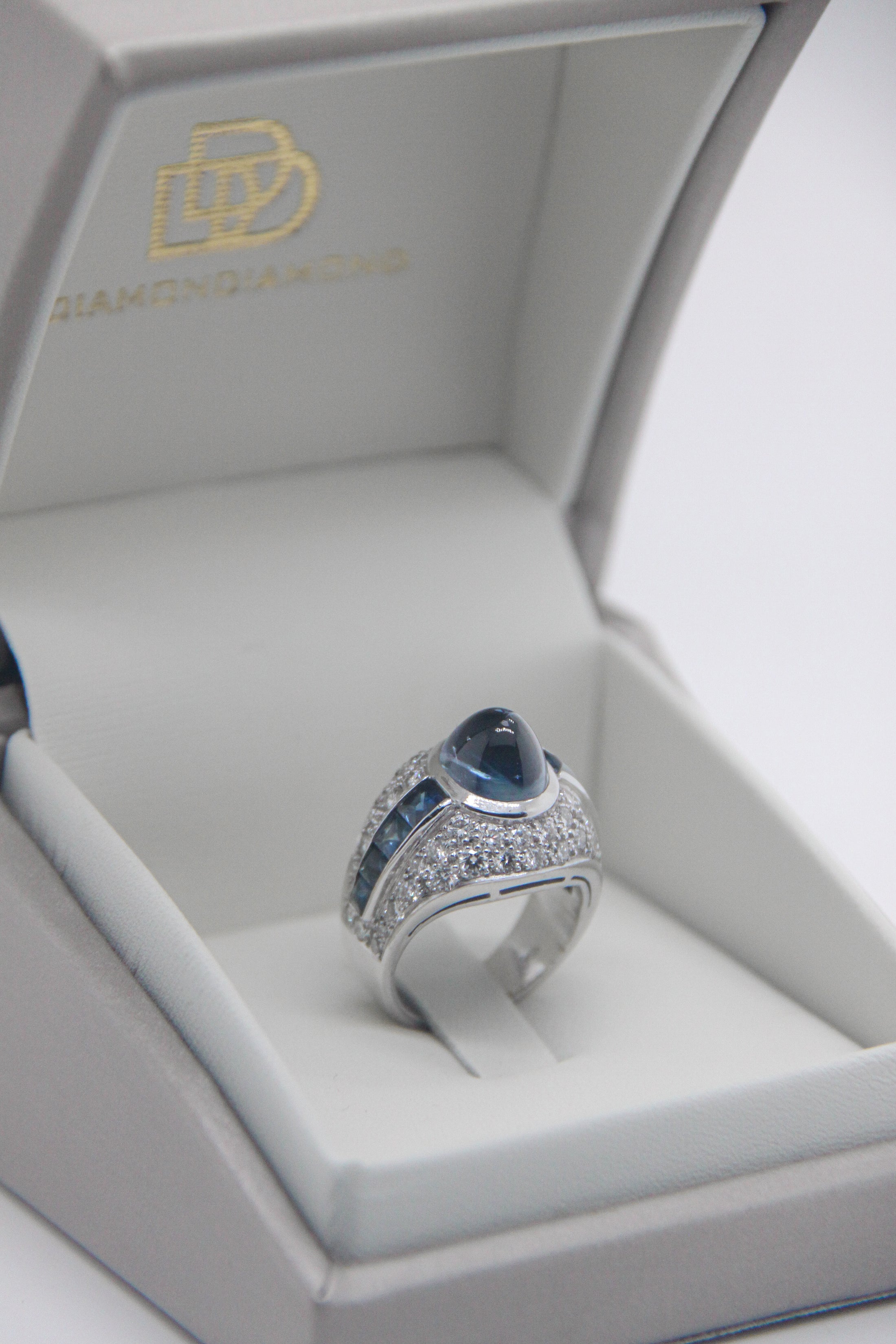 Trombino Ring with Sapphire