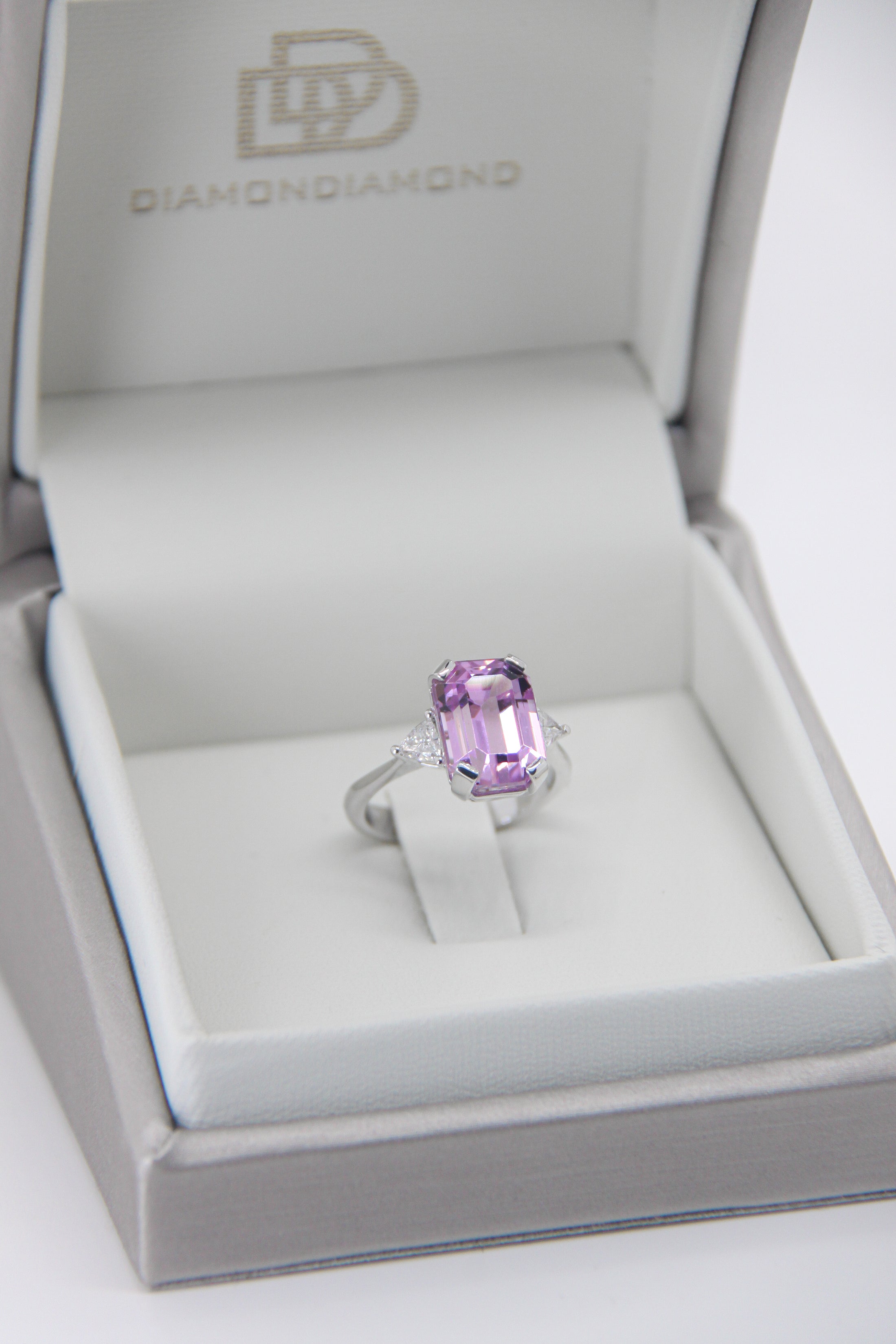 Anello con Kunzite 6,20 ct