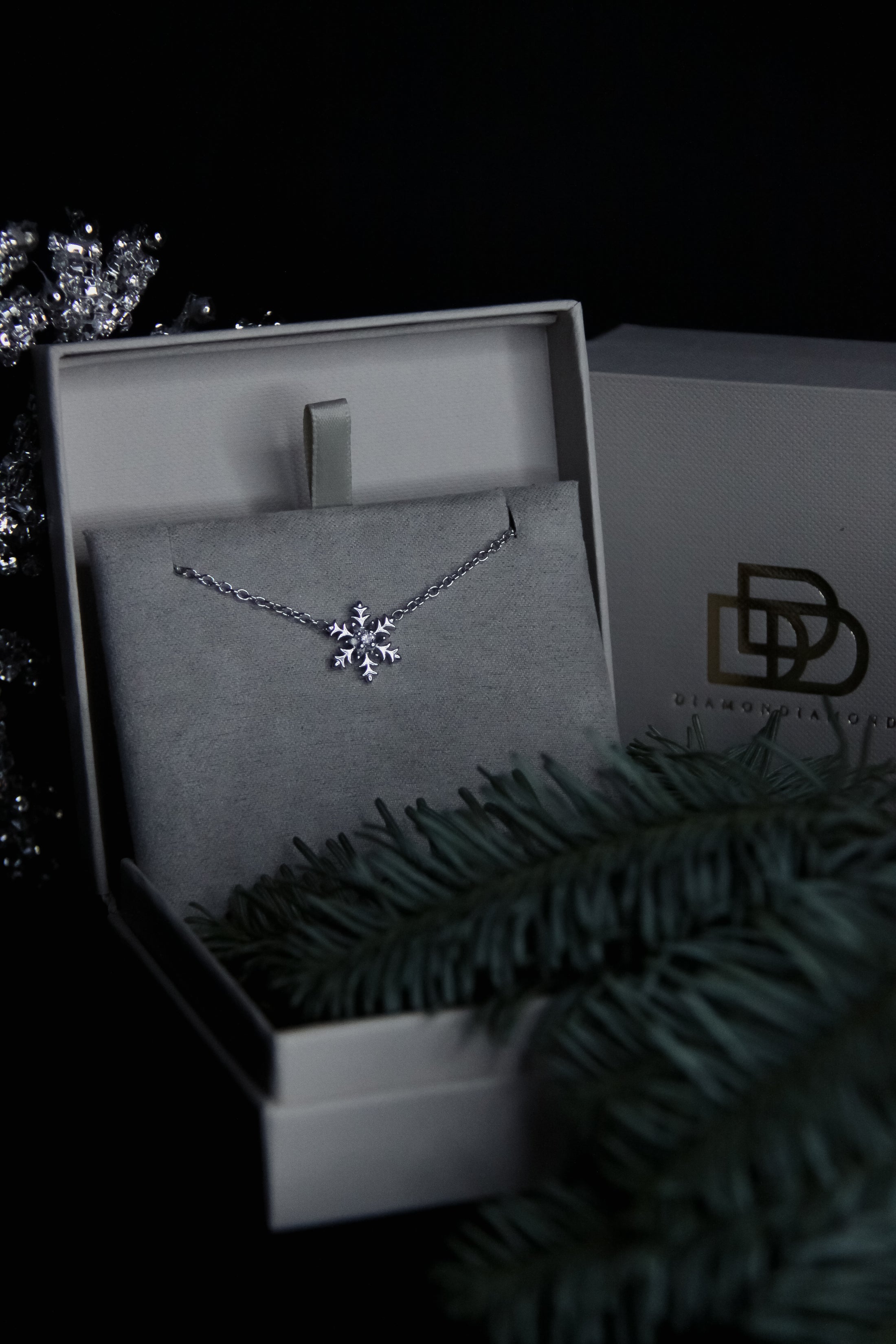 collier FIOCCO di NEVE con DIAMANTE