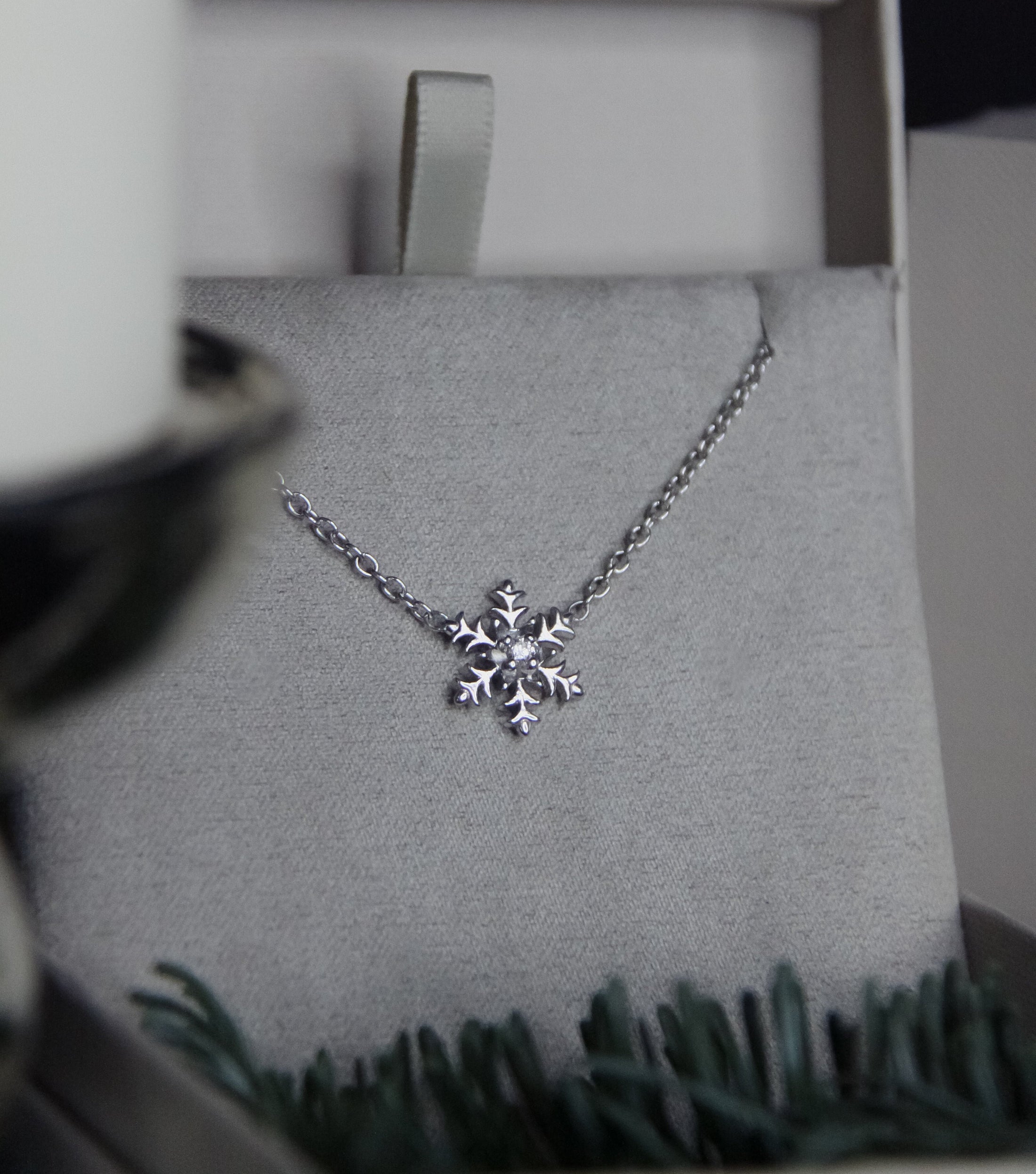 collier FIOCCO di NEVE con DIAMANTE