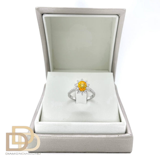 Ring with Yellow Sapphire